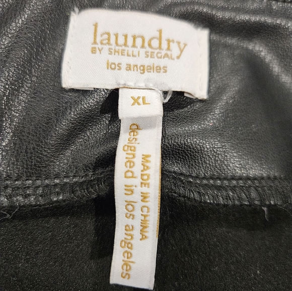 Vegan Leather Biker Shorts Sz XL - Picture 4 of 4